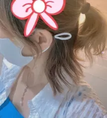 블링블링 너무 이뻐여 스트랩도 같이 하니까 더 더 화사해요. 컬러별로 사서 좋아여