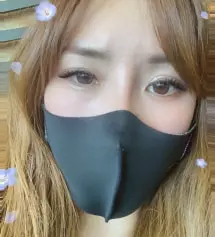 세번째 구매입니다~~다들이뿌다해서 친구들 나눠주려고 재구매했습니다!!