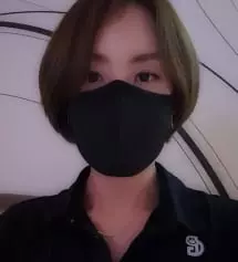 지인들이 마스크 이쁘다고 칭찬을 많이 해서 하나씩 선물하려고 더 구매했습니다
