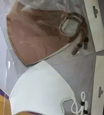 브라운 컬러는 피부랑 색이 비슷해서 어느옷이나 다 잘어울립니다
