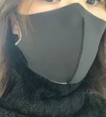 정말 몇번을 못하다가 이번에 알람맞춰놓고 구입했네요~ 착용해보니 그냥 웃음만 나와요