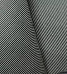 착용감이 편하고 얼굴 라인을 예뻐보이게 살려주는 마스크였어요. 마스크 안쪽도 깔끔해