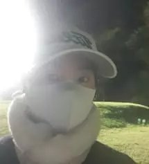 마스크 전에도 샀었는데 더 이뻐진거 같은 느낌은 저만 드는걸까요? 운동갈때 마스크쓰