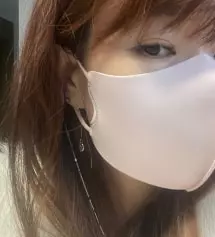 요즘엔 마스크도 패션인거 같아요~ 너무 예쁘고 화사해요^^스트랩도 같이 줘서 더 좋네