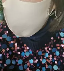 촌스럽지 않은 핑크색이라 더 고급져 보여요 실물이 훨씬 이쁜 색상 이구요 색상별로 다