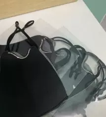 사실 첨 구매한 블랙 너무 잘 사용하고 있는데 매번 일찍 품절이라 선물용으로 왕창! 블