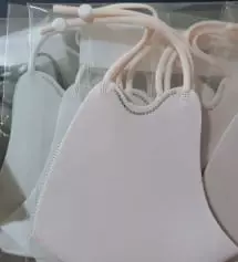 항상 쓰는거지만 이번엔 핑크가 출시되어서 기대하고 구입했어요~~ 겨울옷이 어두운게 