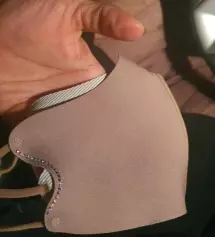 진짜 진짜 너무 이뻐용~~흑백 착용하고 이뻐서 브라운 핑크도 구매했어요