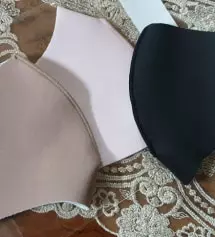 동생힌테 브라운 색상 선물 받고 블랙이랑 핑크색상도 구입했어요. 저는 큐빅, 딸은 무