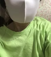 불빛에 분홍빛이 아니라 흰색같지만. . 핑크랍니다.핑크옷이 많아서 핑크옷입을때 하려