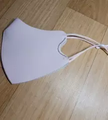 착용감이 좋아요 색상도 아주 맘에 들고요 병원출입시에 제지당하는게 많이 아쉬워요