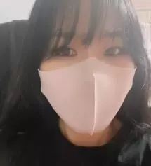 이번에 핑크가 새로 나와 구매했는데 색상이 너무 예쁘네요 날씨가 따뜻해져 밝은색 옷