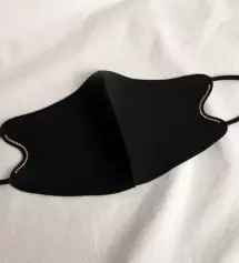 블랙에 큐빅이있어서 세련되고 여성스러워보여요
