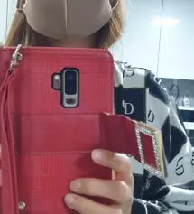 브라운색이고급지고이뻐요.끈조절도좋고사용하기편하고좋아요.큐빅도이뻐요