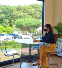 마스크는 할때마다 매번 사네요 ㅎ 많이사도 나눠주고 나면 없어요 ㅎ
