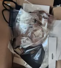 색상이 너무 밝지않아 사계절 어느때나 잘 어울려요 
