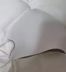 마스크는 줄로그것만합니다~^^특히 화장하고 외출할때꼭써야해요~ 다른거는자국이남는데