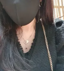 그동안 백개는 넘게 구매한것같아요.. 시기에 따라 원단이 얇아졌다 두꺼워졌다 끈이 길