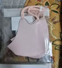 핑크 첨 사봤는데 좀더 색이 진했으면 더 예뻤을것 같아요. 하지만 역쉬 블링블링 예뻐