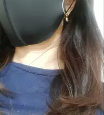 날씨가  더워져도   블랙은 진리네요  큐빅도 더 또렷히 보이고 특히 블랙옷에 하니 세