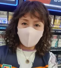 색상이 은은해서 이쁘기도하고 착용감도 좋아 매장에서 잘하고다닙니다~~^^