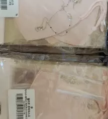 지난 겨울 구매하여 사용해 본후 착용핏과 컬러, 품질 모두 맘에 들어 재판매되기까지 