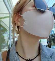 매번 큐빅 없는것만 사다가 처음 사봤는데 너무 이쁘네요 다음엔 쟁여놔야 겠어요 숨쉬