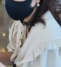 블랙 무조건 쟁여두세요~이뻐요.쓰다보면 더 반하게 됩니다.