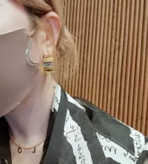 큐빅이 너무 이쁘네요 판매 할때마다 쟁여 놓는중입니다 숨쉬기 편해요