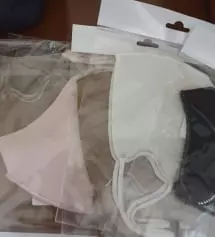 화이트 깔끔하고 얼굴이 더 예뻐보이네요
