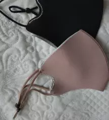 잘맞구  큐빅이 포인트가 되어 예뻐보여요
