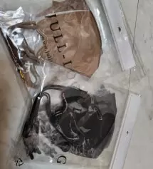 넘넘 기다린 마스크~^^ 색상별로 다 구매했구요. 브라운. 블랙을 많이 사용해서 세번째