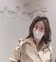 화이트 블랙 핑크 브라운 모두 구입하고 몇번째 주문인데'
