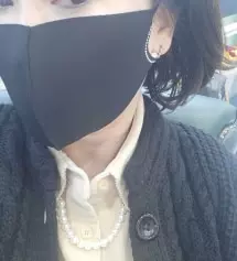 마스크 너무 예뻐요. 다들 탐을내서 하나씩 주다보니 내것이 없네요. 하여간 참 예뻐요