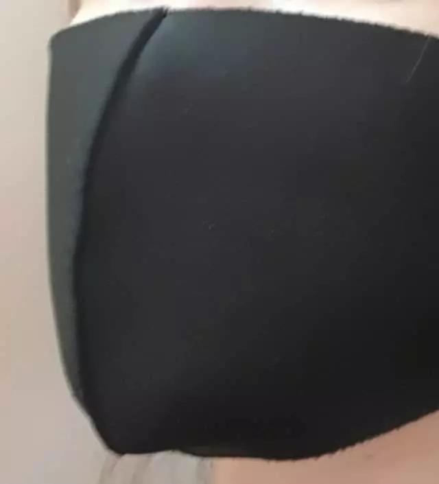 거꾸러 쓰면 눈밑 볼까지 다 가려져서 화장안했을때나 햇빛차단할때 너무 유용하게 잘 