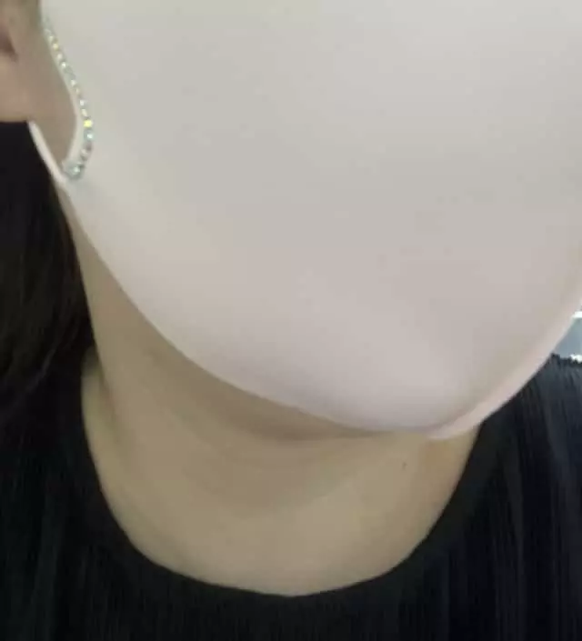 핑크핑크 사랑스러운 색상이네요 ㅎㅎ 색상이 너무 예뻐요~ 옆에 포인트로 반짝이 이쁘