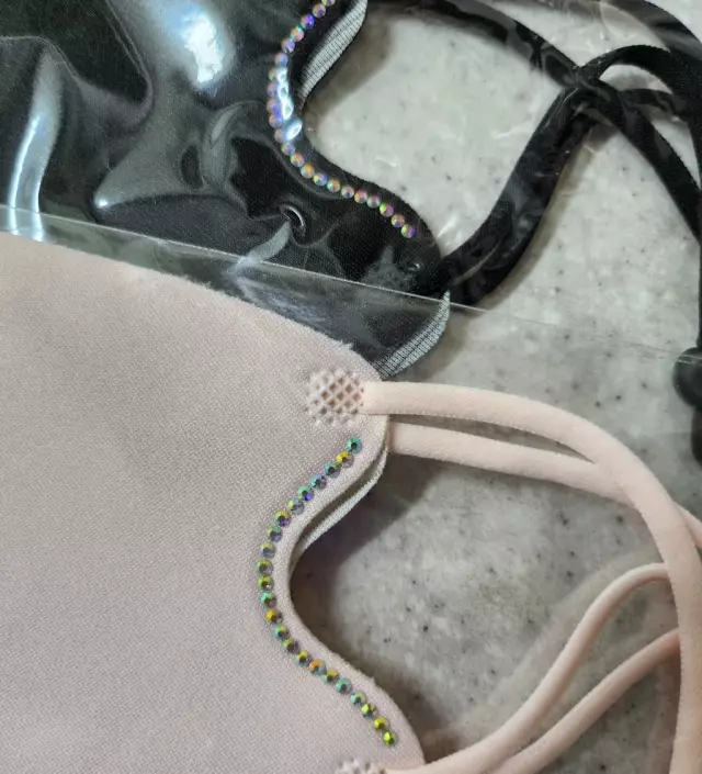 큐백이 블링블링 고급집니다.
