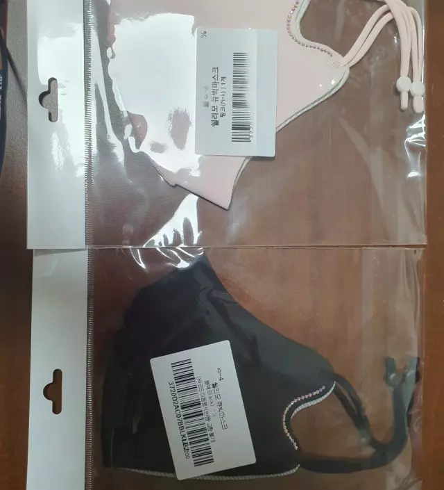 코로나때부터 쭉 써왔는데 이번에 세일해서 왕창샀어요.지인들 선물주려구요. 코가 오똑