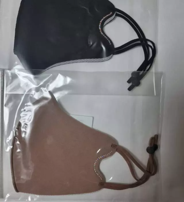 큐빅 포인트가 이뻐요
