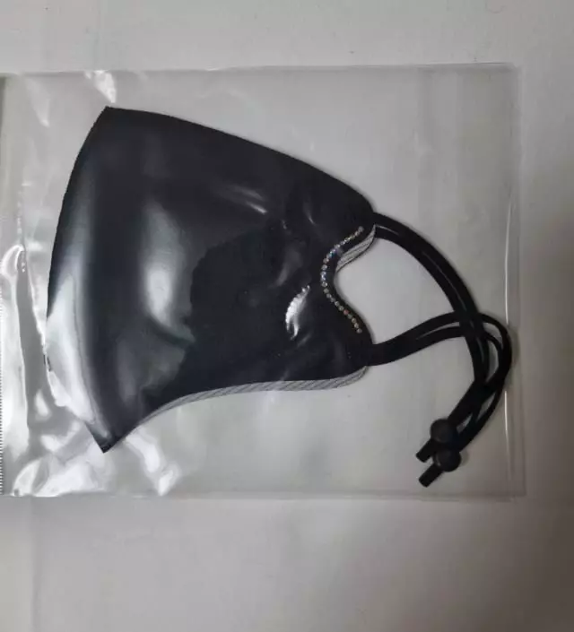 이뻐요  큐빅 라인이 포인트네요
