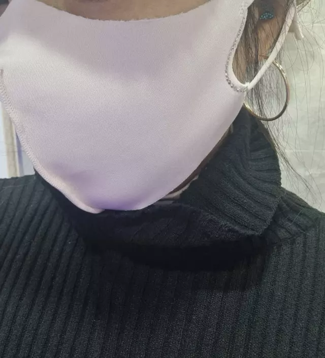 분홍. 검정. 색상별로다사고싶었는데 
