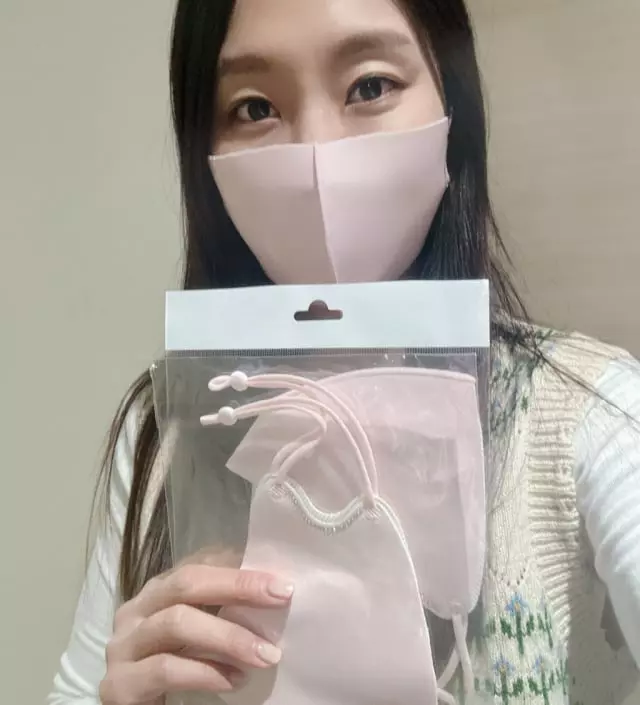 화이트랑 고민하다가, 화이트는 조금만 묻어도
