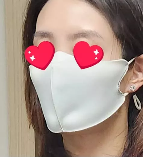 너우 예쁜 마스크죠~그런데 화이트가 얼굴이 젤 커보여서 요즘은 다른 컬러로 써요