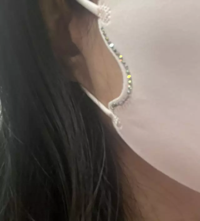 너무 맘에들어서 한장 잊어버렸는데  너무.속상할정도로 제겐 짱 맘에드는 마스크인데 