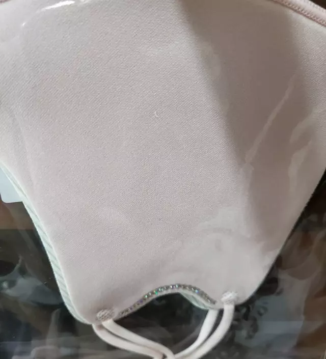 마스크 이뽀요~  가지고 있는게 있지만 또 구입했답니다 