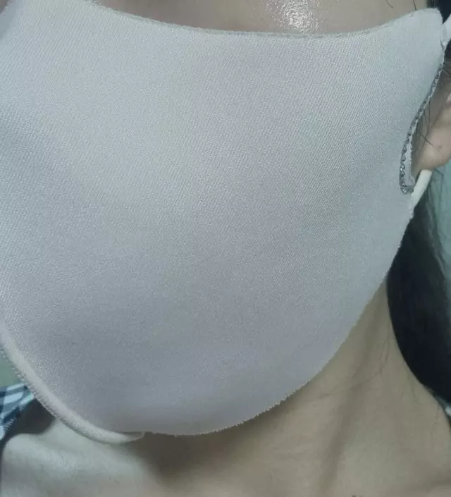 마스크 모양도 예쁘고 너무 마음에 들어요
