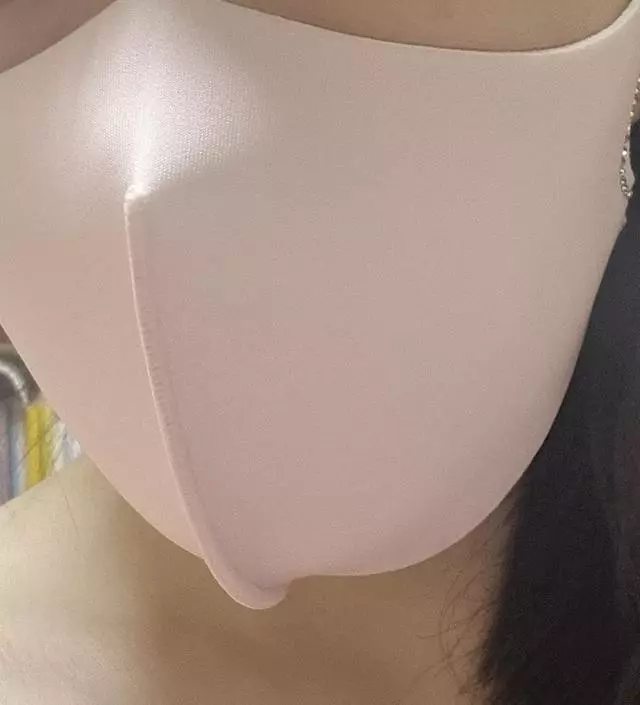 마스크 라인도 너무예쁘고 큐빅이 있어서 화려하고 예쁘네요