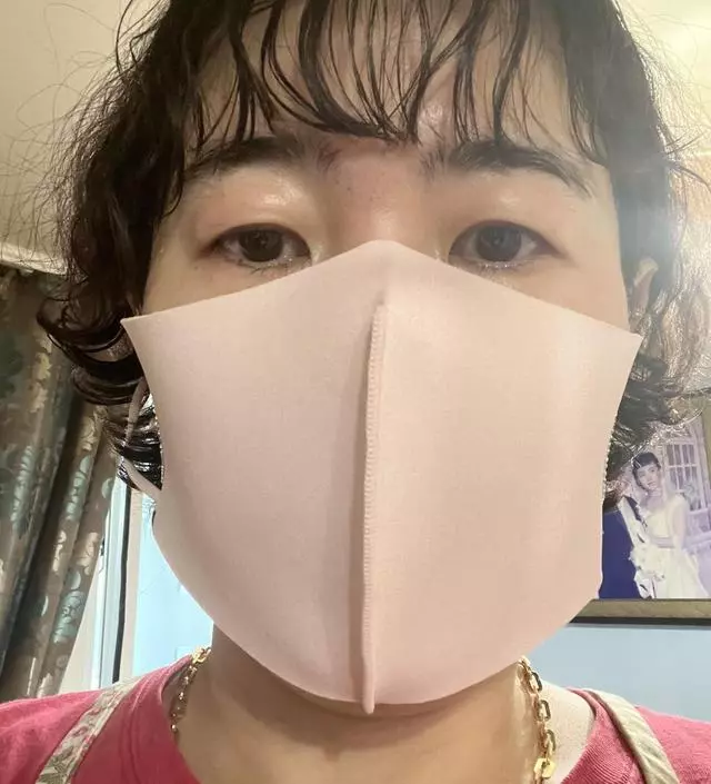 그냥 마스크는 너무 심심해서 세일하길래 핑크로 또 구매했어요 역시나 이쁘고 귀염 터