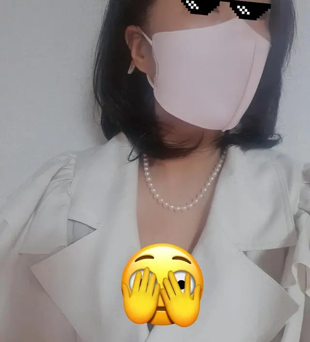 쉘리요 큐빅 마스크 큐빅 디자인이 쥬얼리 한것처럼 포인트가 되어 정장에도 잘 어울리