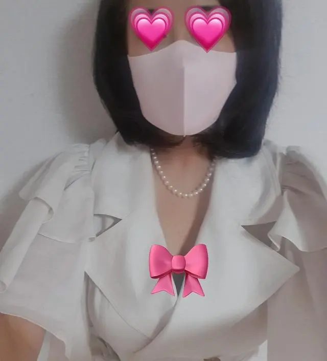 쉘리모 큐빅마스크는 기능성으로 호흡하기 좋고 메이크업도 지워지지 않으니 너무 좋아